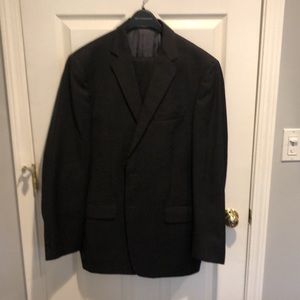 Joseph Abnoud dark gray suit size 42L jacket 34,34 inseam pants